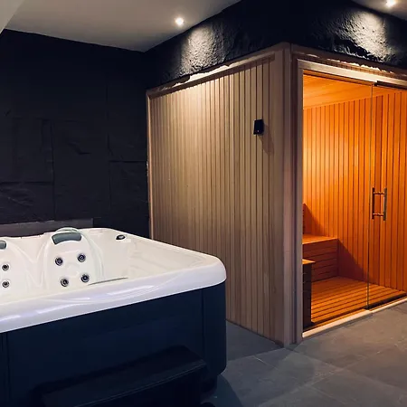 Mozaik & - Modern 4-star With Exclusive Private Wellness In The Center - Sauna, Jacuzzi, Turkish Bath - Free Parking, Wi-fi - & Apartment *