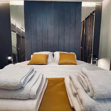 Mozaik & - Modern 4-star With Exclusive Private Wellness In The Center - Sauna, Jacuzzi, Turkish Bath - Free Parking, Wi-fi - & Apartment