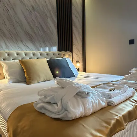 Mozaik & - Modern 4-star With Exclusive Private Wellness In The Center - Sauna, Jacuzzi, Turkish Bath - Free Parking, Wi-fi - & Apartment