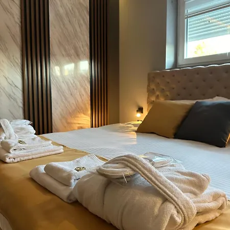 Apartment Mozaik & - Modern 4-star With Exclusive Private Wellness In The Center - Sauna, Jacuzzi, Turkish Bath - Free Parking, Wi-fi - &