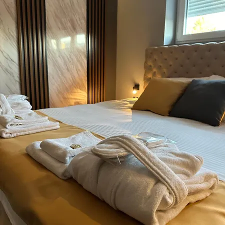 Mozaik & - Modern 4-star With Exclusive Private Wellness In The Center - Sauna, Jacuzzi, Turkish Bath - Free Parking, Wi-fi - & Apartment