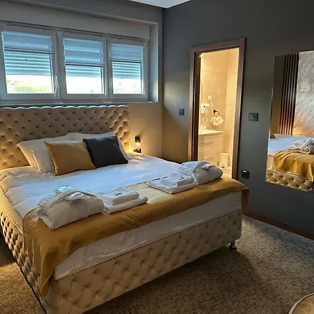 Mozaik & - Modern 4-star With Exclusive Private Wellness In The Center - Sauna, Jacuzzi, Turkish Bath - Free Parking, Wi-fi - & *